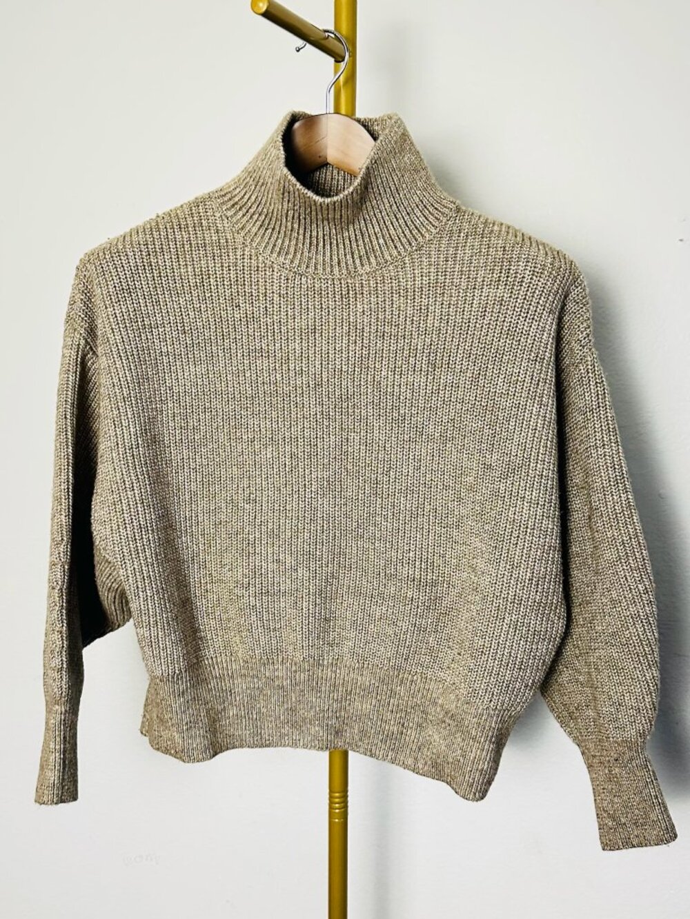 H&M Cream Beige Ribbed Turtleneck Sweater Balloon Sleeve Cropped Medium